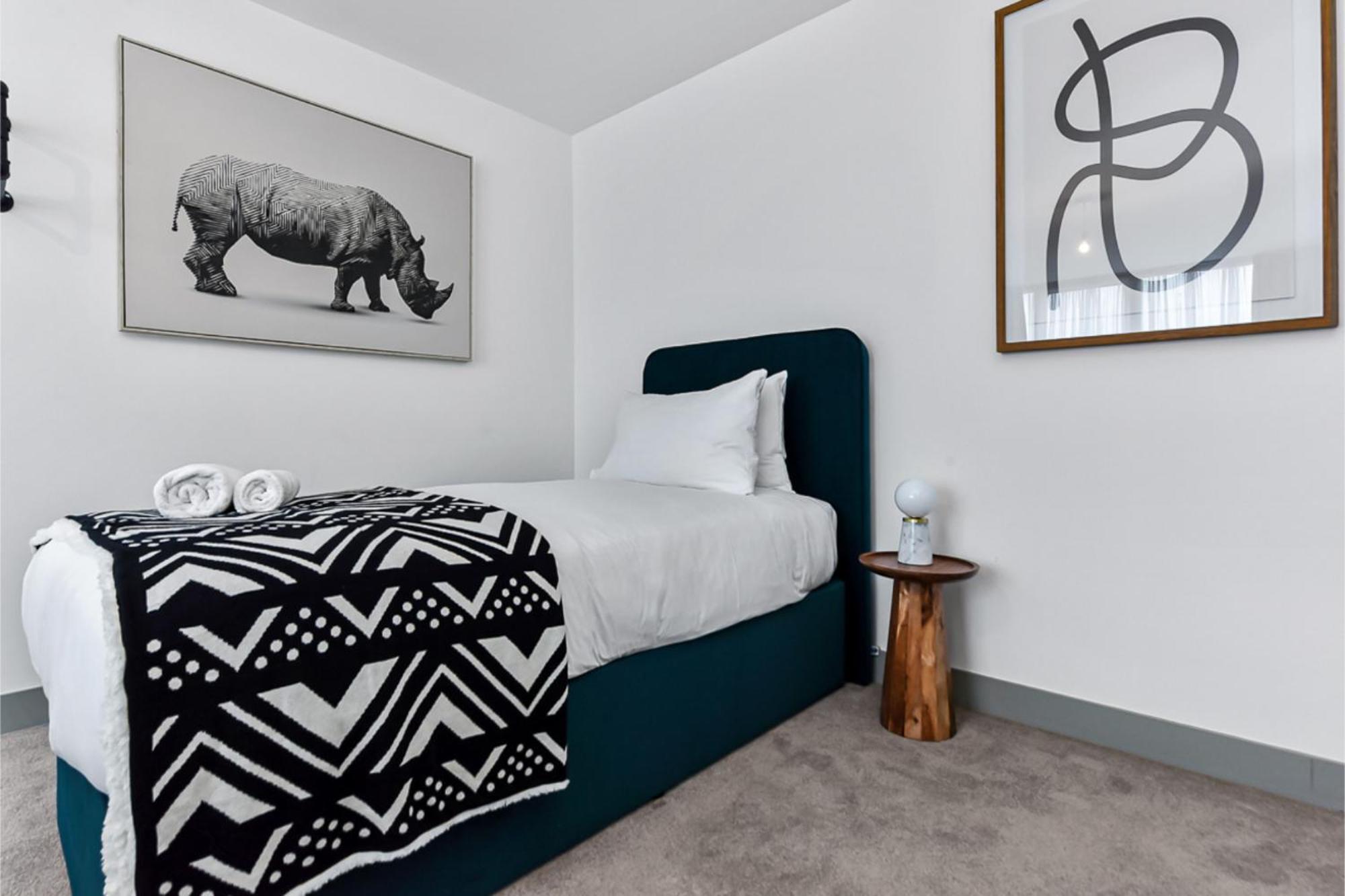 Earthy Elegance: Nature Inspired Flat In Prime Location Appartement *